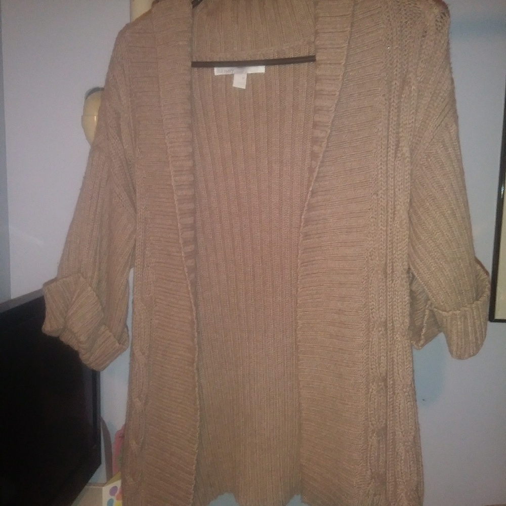 Old Navy short sleve beigh sweater size M